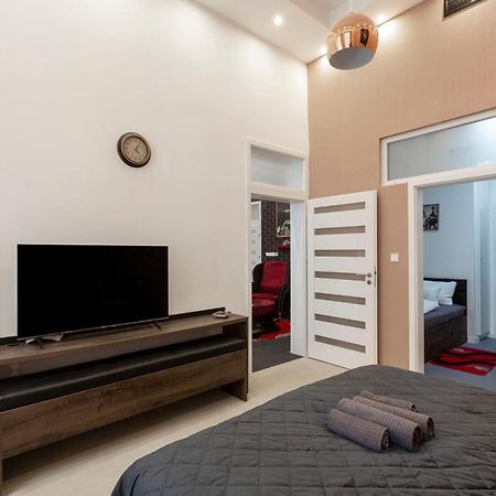 Exclusive Marilyn Apartment In The Heart Of Будапеща Екстериор снимка