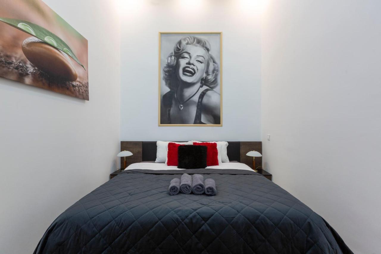 Exclusive Marilyn Apartment In The Heart Of Будапеща Екстериор снимка