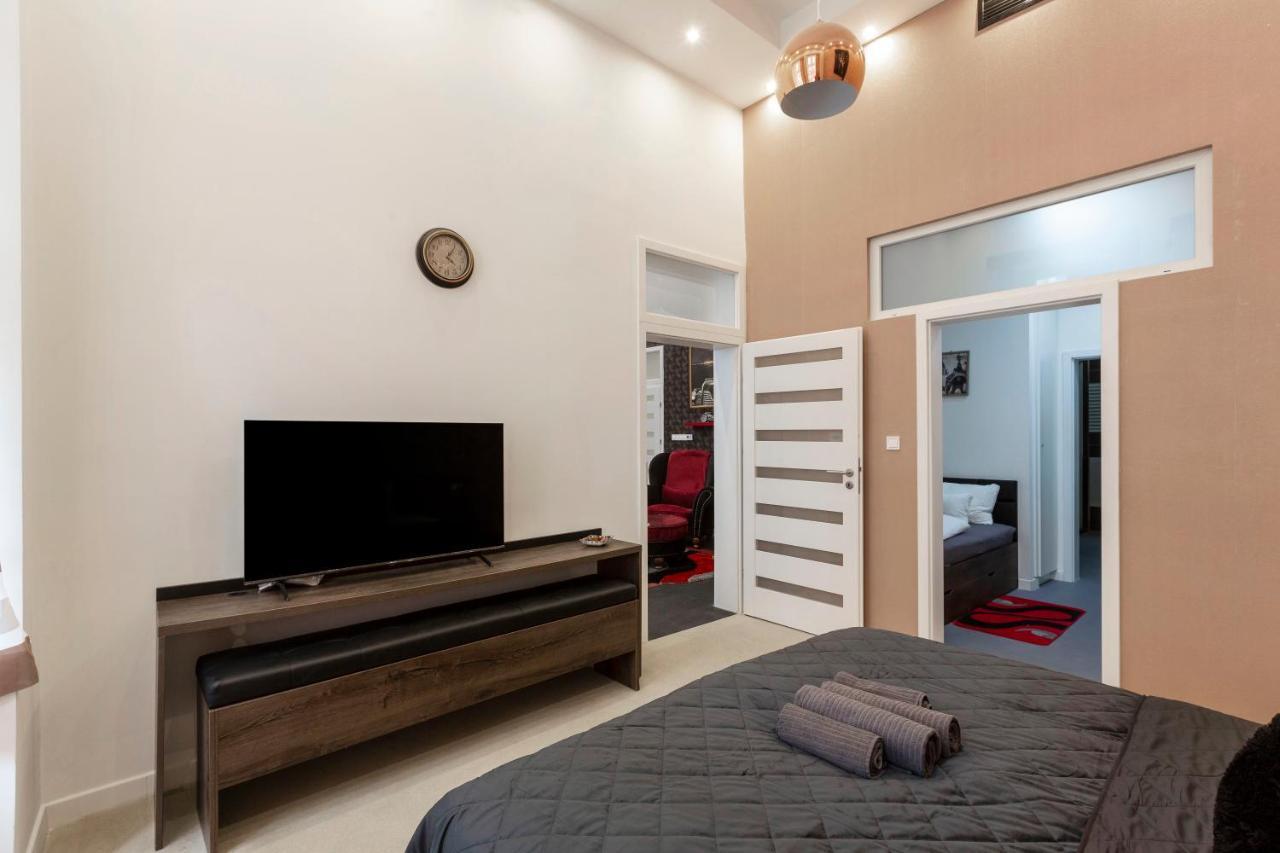 Exclusive Marilyn Apartment In The Heart Of Будапеща Екстериор снимка