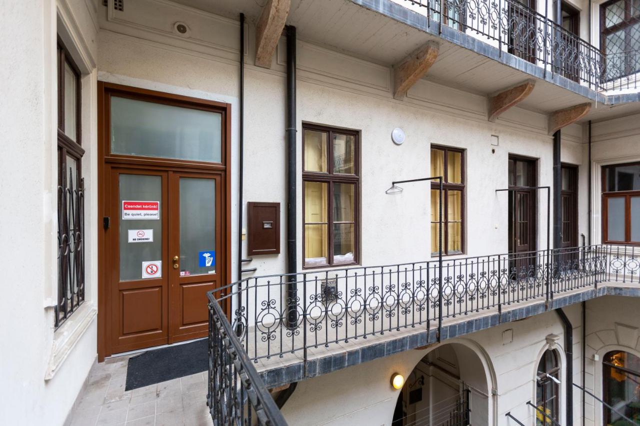Exclusive Marilyn Apartment In The Heart Of Будапеща Екстериор снимка